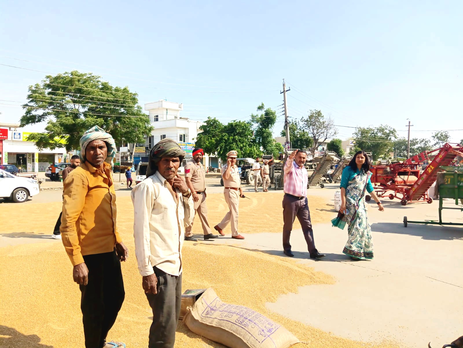 Lifting of wheat bought in markets should be speeded up: Komal Mittal
